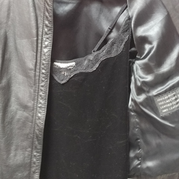 Leather jacket - Picture 7 of 11